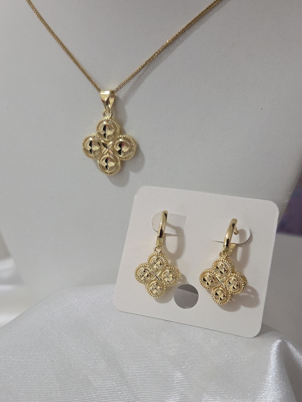Gold Floral Cluster Pendant Necklace and Earrings Set